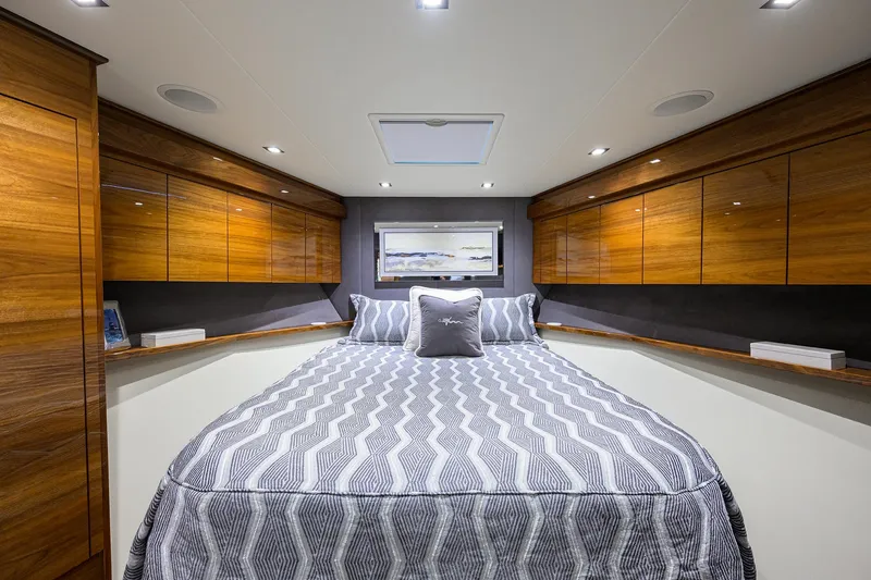 A Salt Weapon Yacht Photos Pics Viking 80 A SALT WEAPON - Forward VIP Stateroom