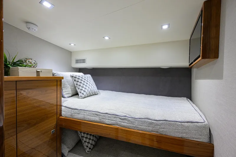 A Salt Weapon Yacht Photos Pics Viking 80 A SALT WEAPON - Crew Bunk Stateroom