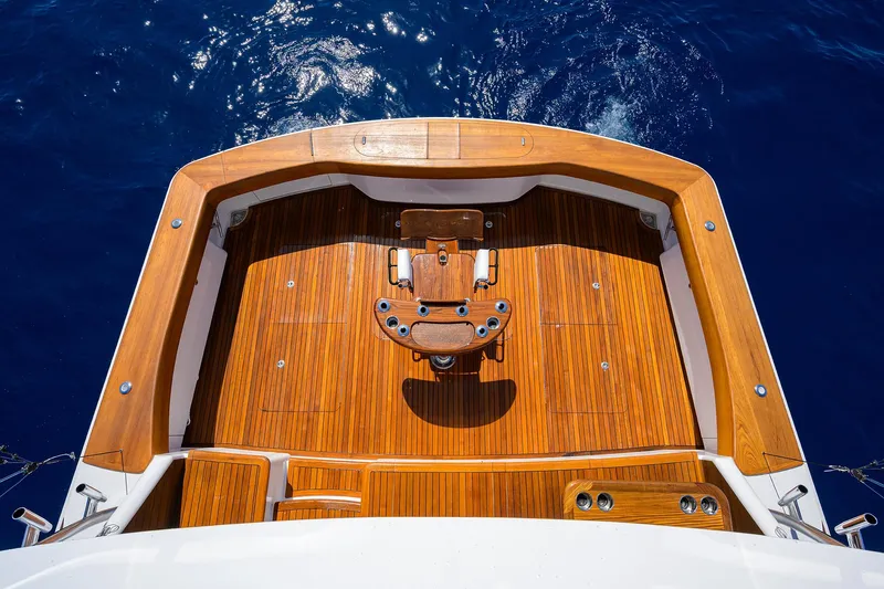 A Salt Weapon Yacht Photos Pics Viking 80 A SALT WEAPON - Cockpit