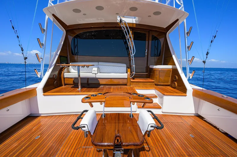 A Salt Weapon Yacht Photos Pics Viking 80 A SALT WEAPON - Cockpit