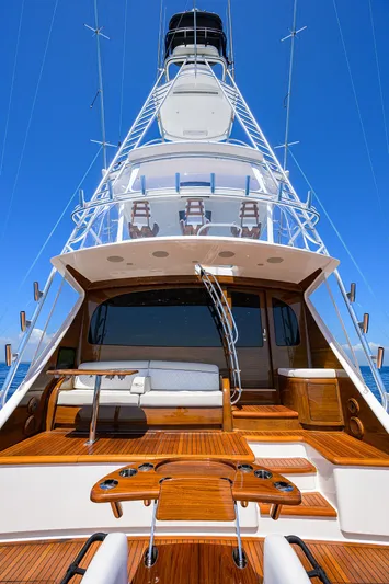 A Salt Weapon Yacht Photos Pics Viking 80 A SALT WEAPON - Cockpit & Fighting Chair