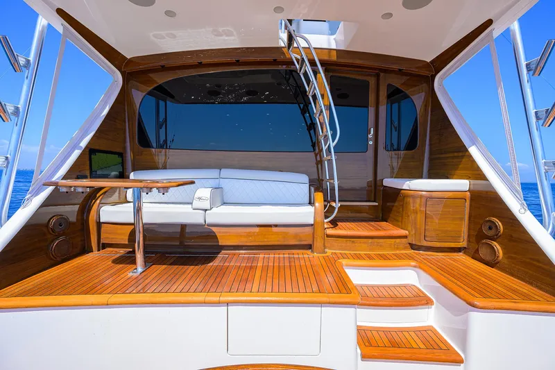 A Salt Weapon Yacht Photos Pics Viking 80 A SALT WEAPON - Cockpit Mezzanine