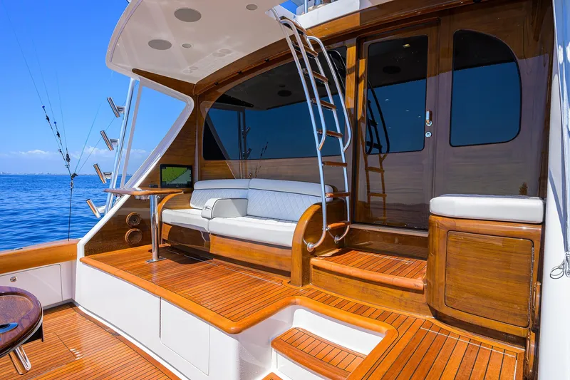 A Salt Weapon Yacht Photos Pics Viking 80 A SALT WEAPON - Cockpit Mezzanine