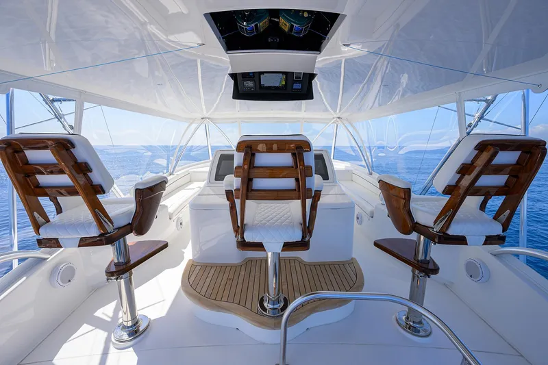A Salt Weapon Yacht Photos Pics Viking 80 A SALT WEAPON - Helm Chairs