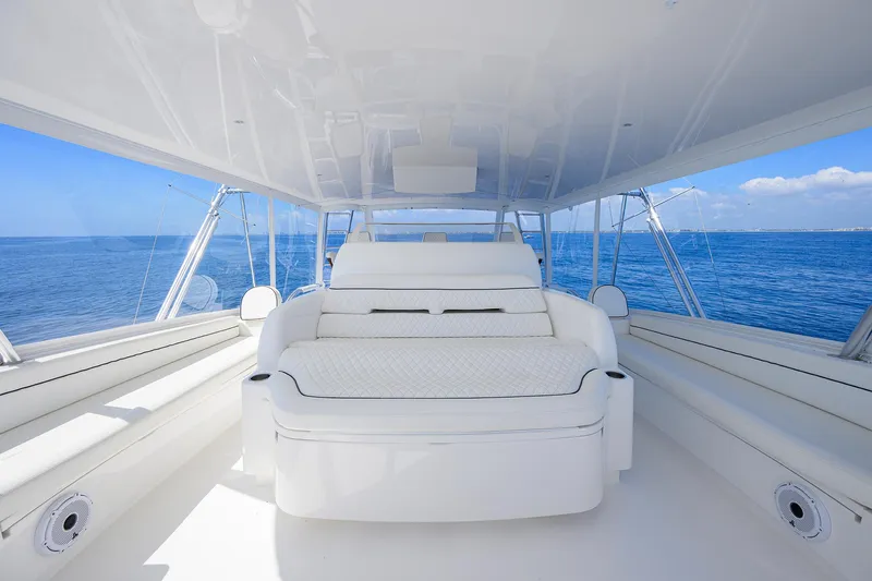 A Salt Weapon Yacht Photos Pics Viking 80 A SALT WEAPON - Flybridge Seating