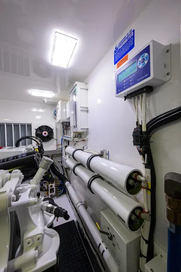 A Salt Weapon Yacht Photos Pics Viking 80 A SALT WEAPON - Engine Room