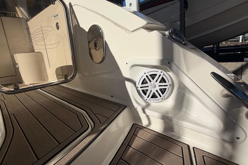  Yacht Photos Pics 2014 Sea Ray 370 Sundancer boat deck with speaker and teak flooring.