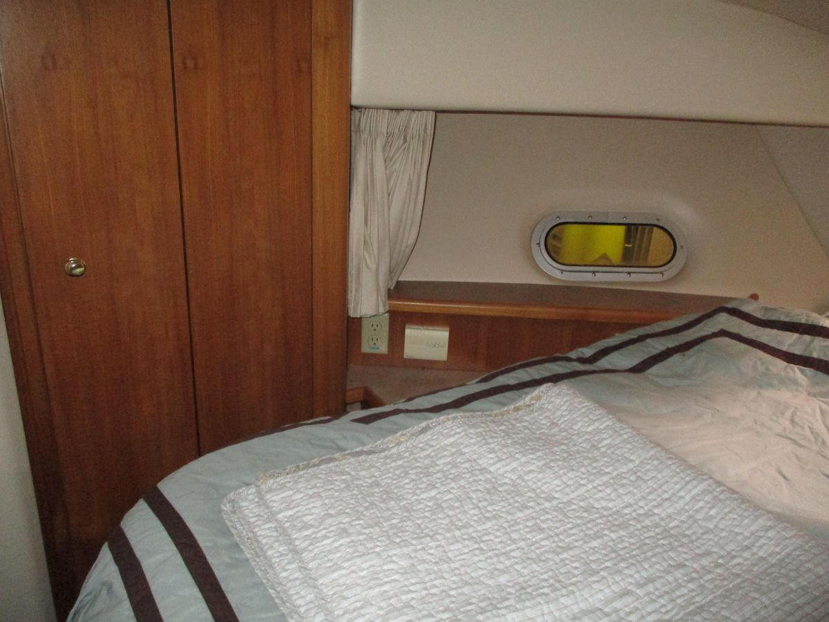 2000 Bayliner 52 
