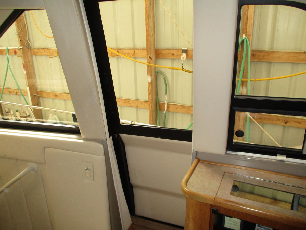 2000 Bayliner 52 