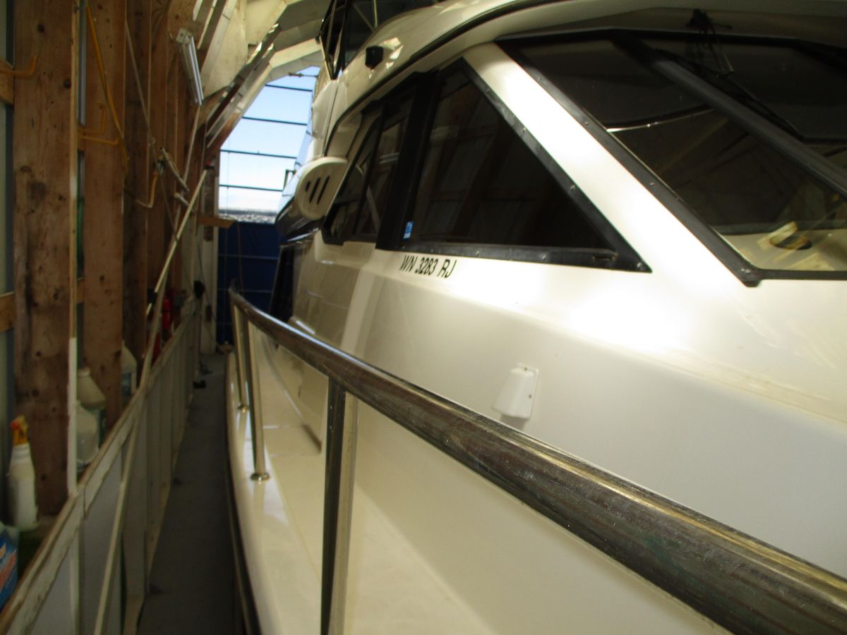 2000 Bayliner 52 