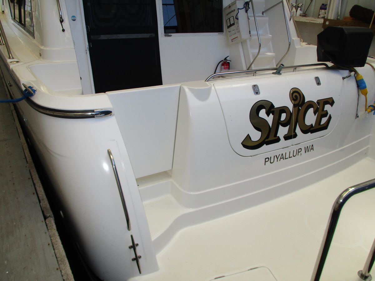 2000 Bayliner 52 