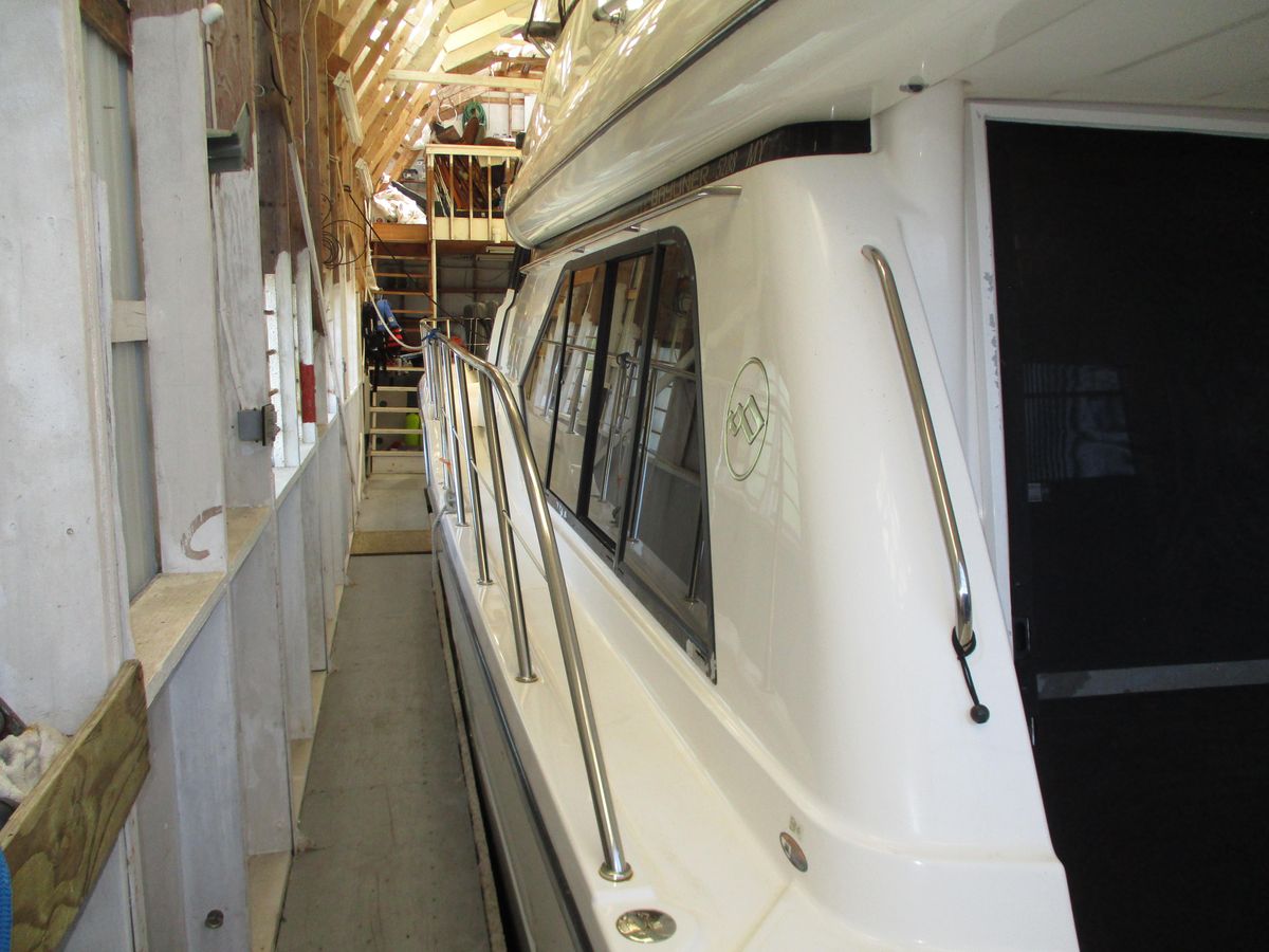 2000 Bayliner 52 