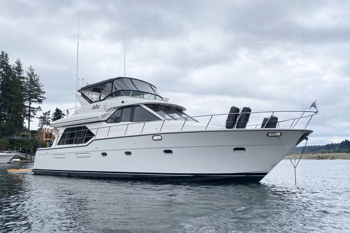 2000 Bayliner 52 