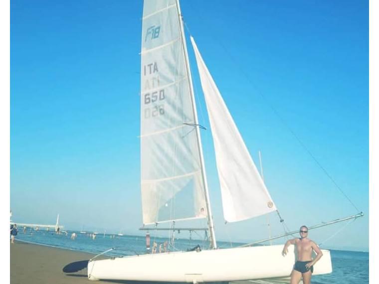 catamaran mattia f18