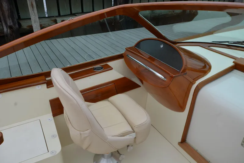 Tango Yacht Photos Pics Navigator Seating