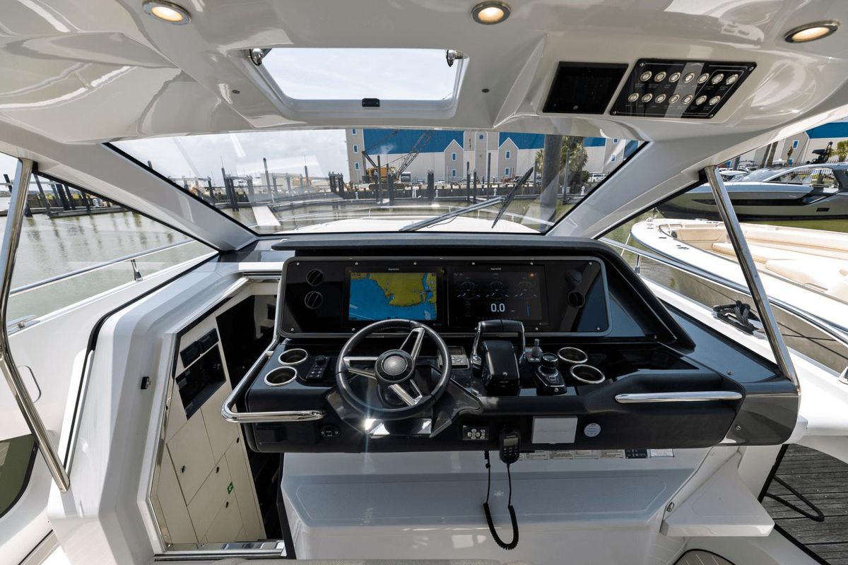 2023 Azimut 42 