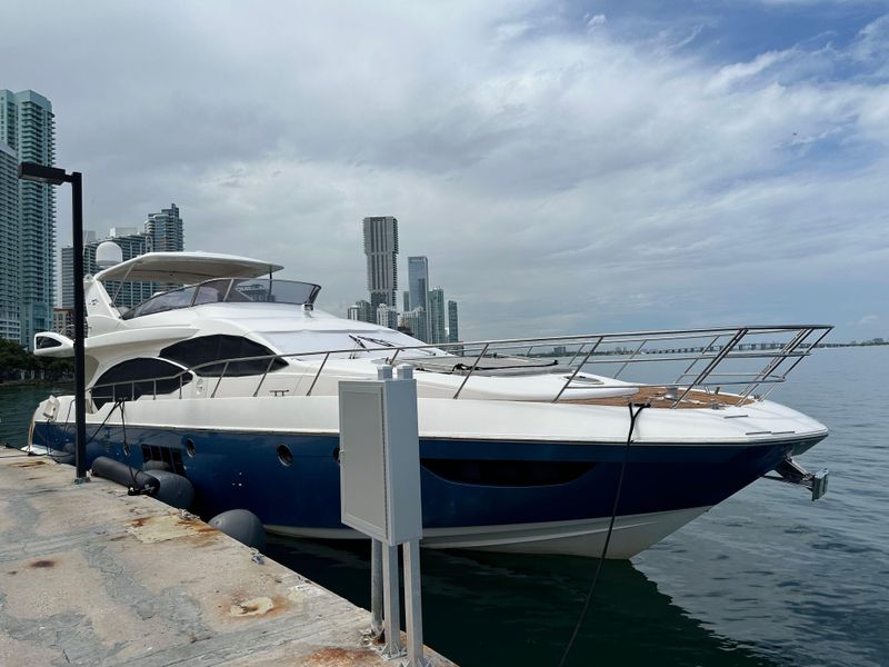 2011 Azimut 70 Fly