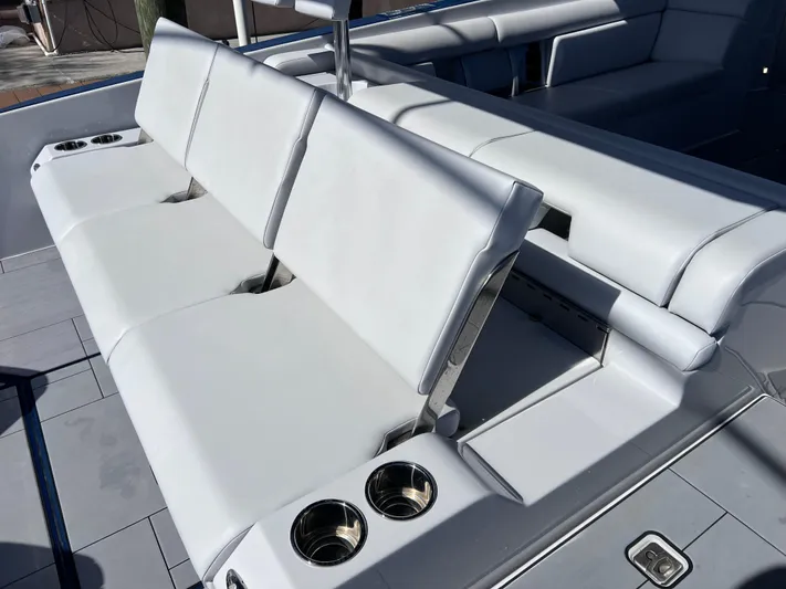 Impulse Yacht Photos Pics Luxury seating on 2022 Aviara AV 32 Outboard boat with cup holders.
