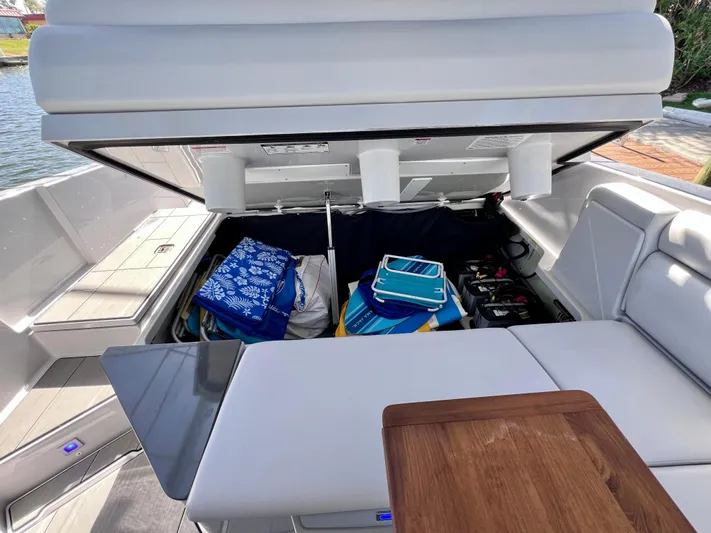 Impulse Yacht Photos Pics 