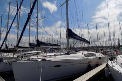 Beneteau Oceanis 43