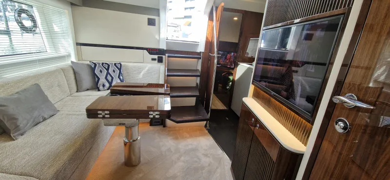  Yacht Photos Pics Interior of Fairline Targa 40 yacht, 2024 model, featuring luxurious design.