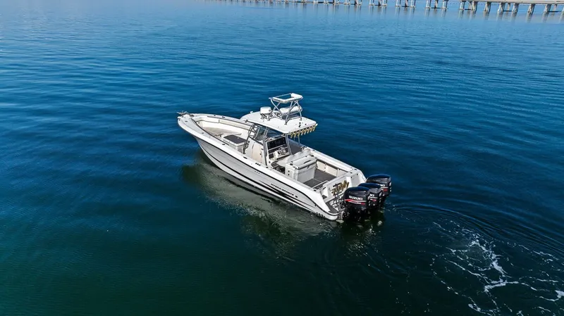  Yacht Photos Pics 2004 Hydra-Sports Vector 3300 CC on open water.