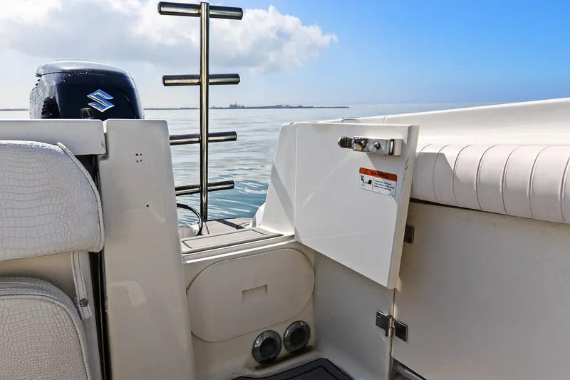  Yacht Photos Pics 2004 Hydra-Sports Vector 3300 CC with Suzuki engine on calm waters.