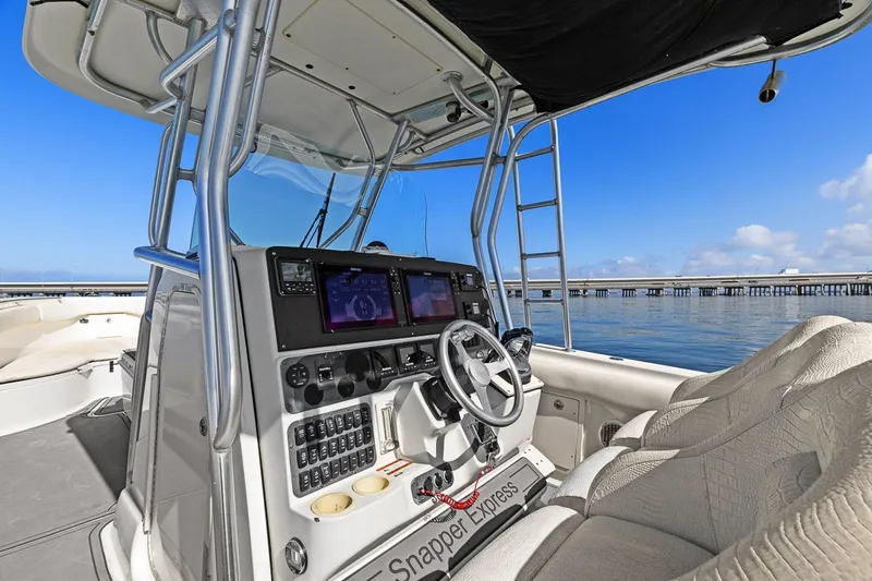  Yacht Photos Pics 2004 Hydra-Sports Vector 3300 CC cockpit with controls and electronics.