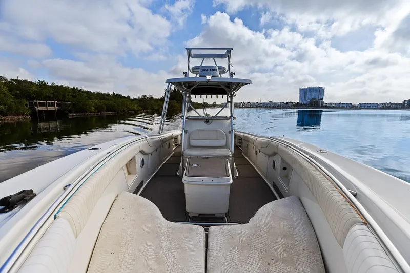  Yacht Photos Pics 2004 Hydra-Sports Vector 3300 CC on calm waters.