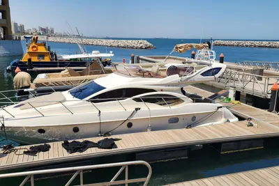 Azimut 43