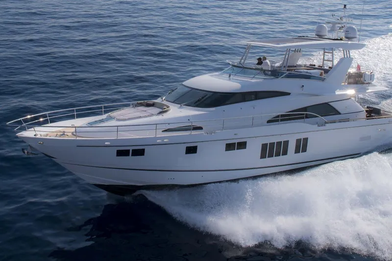  Yacht Photos Pics 2015 Fairline Squadron 78 yacht cruising on open water.