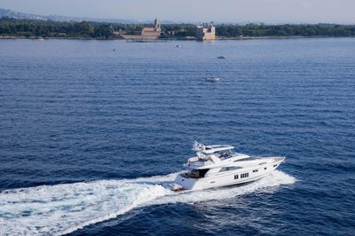 Yacht