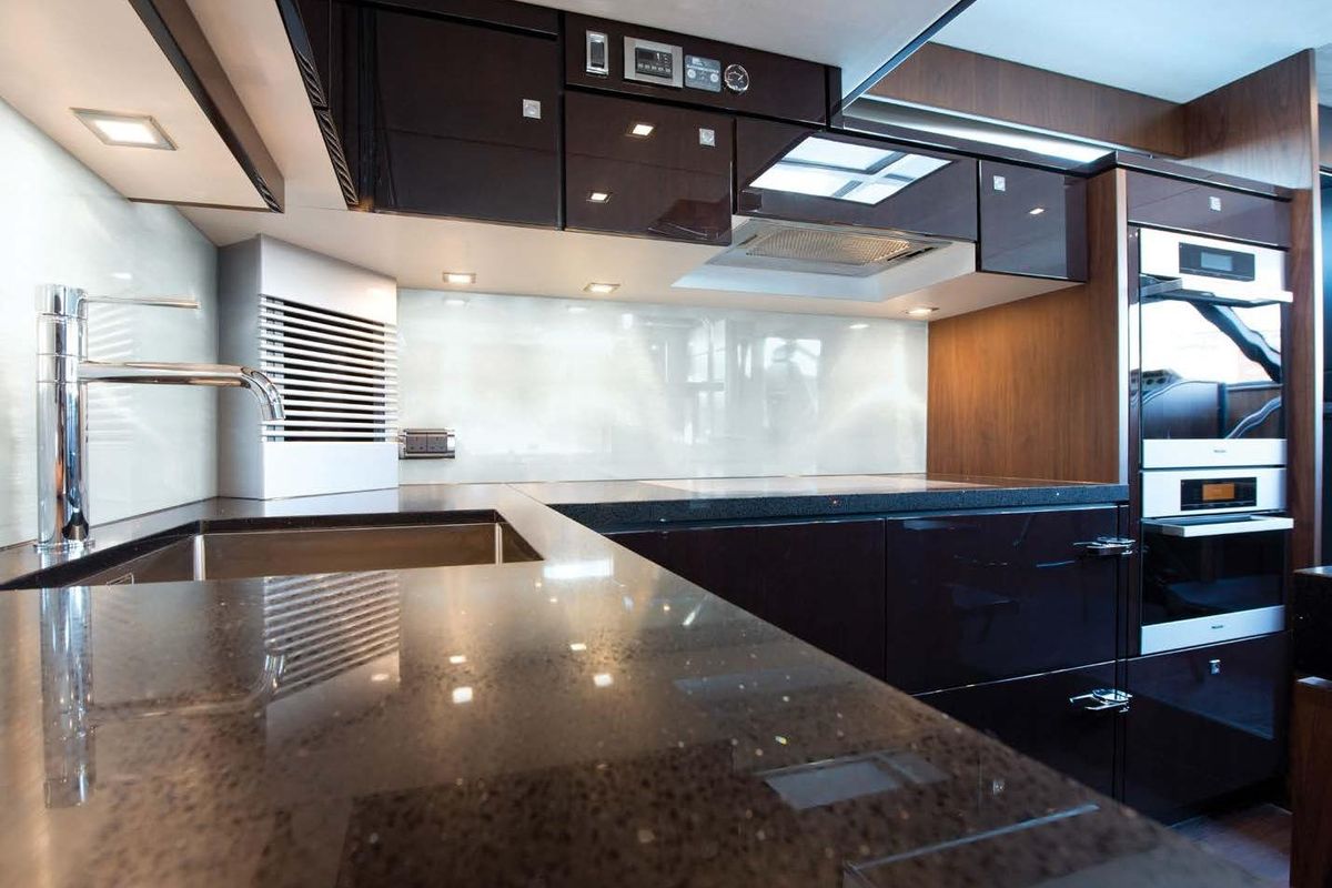 2015 Fairline 78 