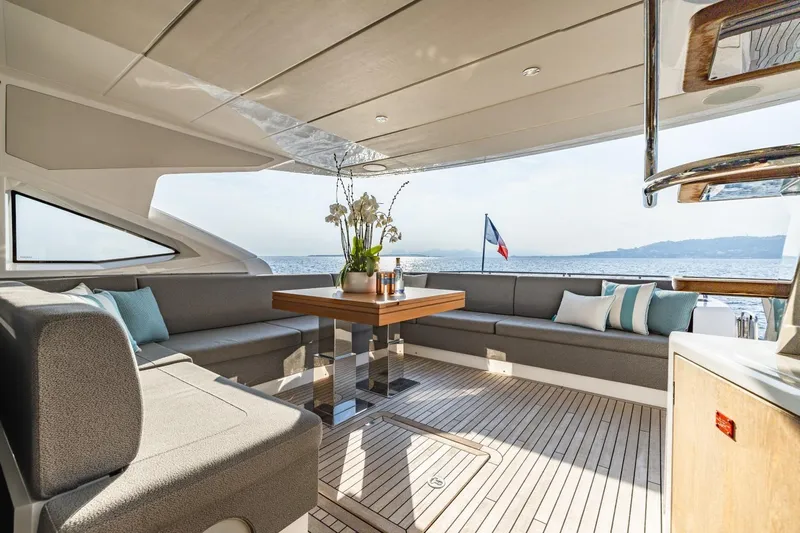 Jam Yacht Photos Pics Luxurious Sunseeker 74 Sport Yacht 2018 interior with elegant seating and ocean view.