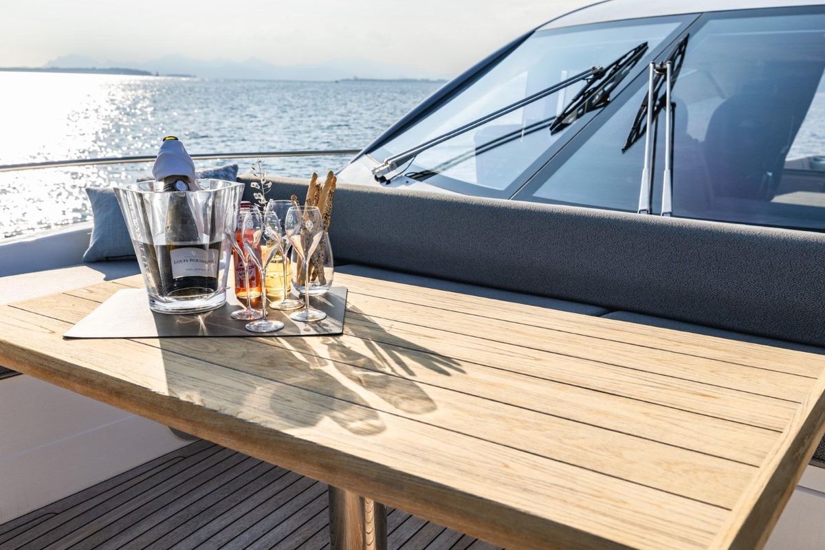 2018 Sunseeker 74 