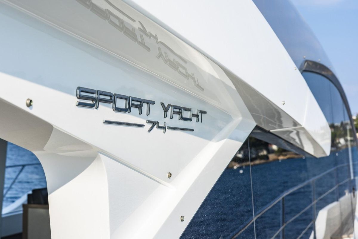 2018 Sunseeker 74 