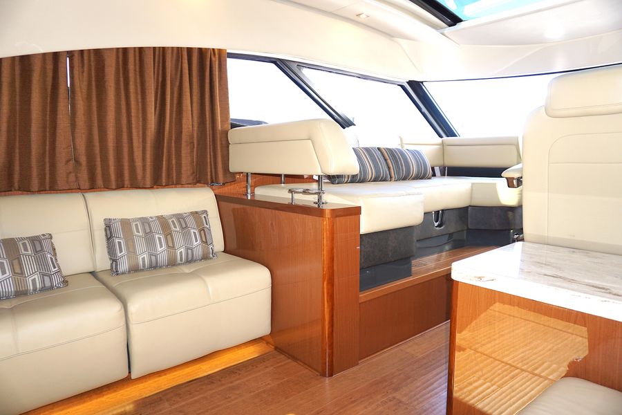 2015 Sea Ray 470 Sundancer