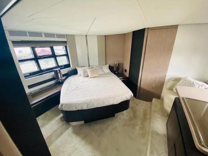 P1 Yacht Photos Pics 