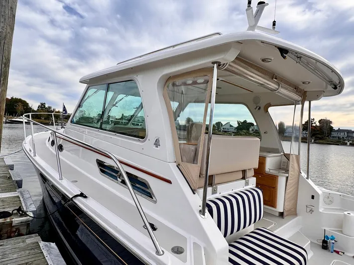 Escape Yacht Photos Pics 