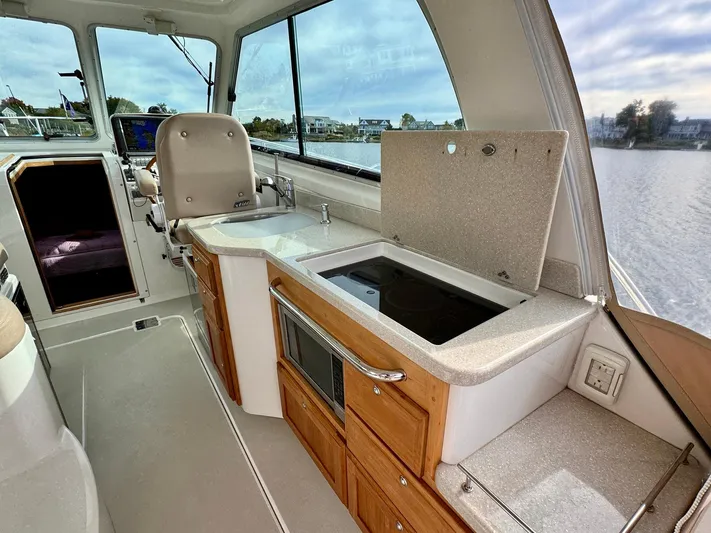 Escape Yacht Photos Pics 