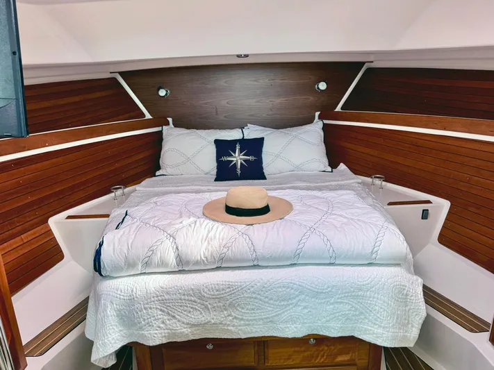 Escape Yacht Photos Pics 