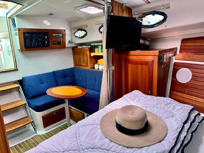 Escape Yacht Photos Pics 