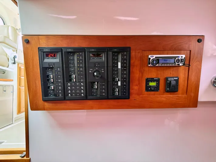 Escape Yacht Photos Pics 