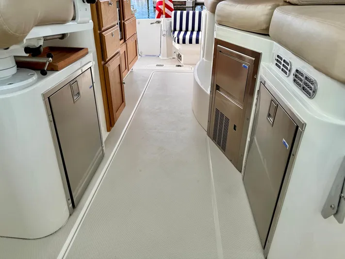 Escape Yacht Photos Pics 