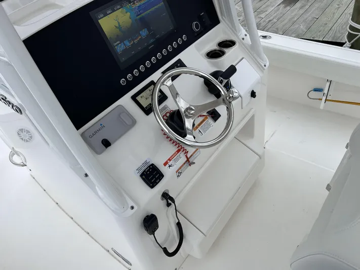 Better Than New!!! Yacht Photos Pics Helm