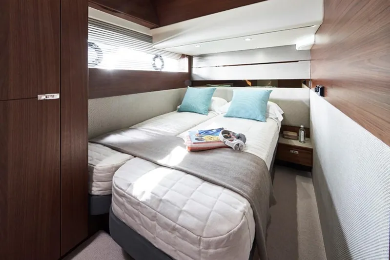  Yacht Photos Pics Manufacturer Provided Image