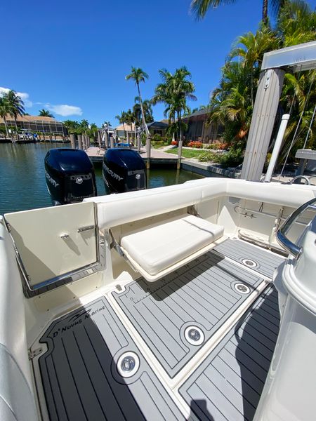 2012 Boston Whaler 280 Outrage