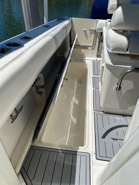 2012 Boston Whaler 280 Outrage