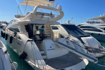 Yacht