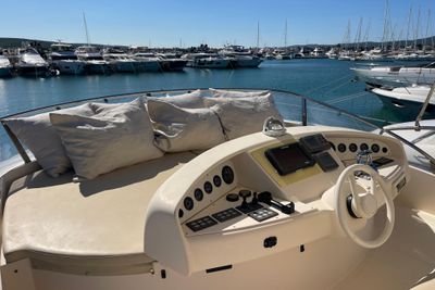 Yacht